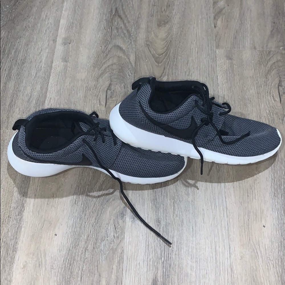 Nike Tennis shoes